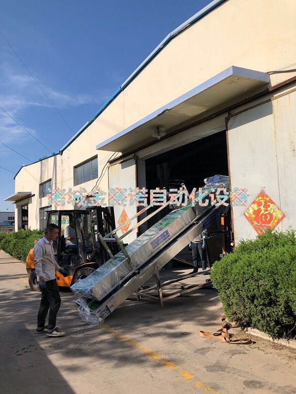 金賽諾辣椒深加工設(shè)備（切絲機(jī)、切段機(jī)、異物風(fēng)選機(jī)及配套設(shè)備）于今日發(fā)往四川自貢